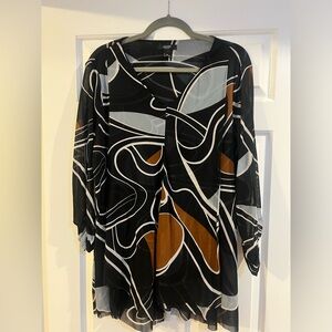 Lightweight Alfani Vneck patterned blouse